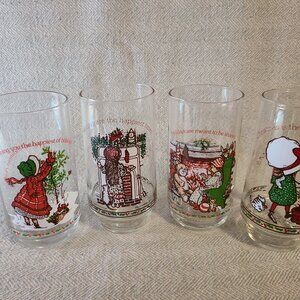 Set of 4 Vintage Holiday glasses by American Greetings & Coca-Cola 1980s